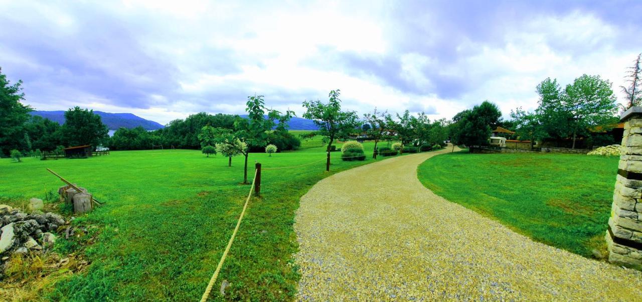 Отель Complex Pristan In The Mountain Shilkovtsi Экстерьер фото