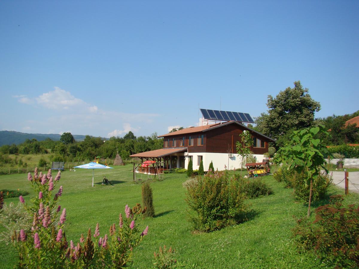 Отель Complex Pristan In The Mountain Shilkovtsi Экстерьер фото